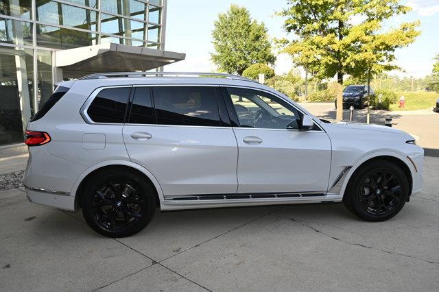 Photo of 2025 Mineral White Metallic BMW X7