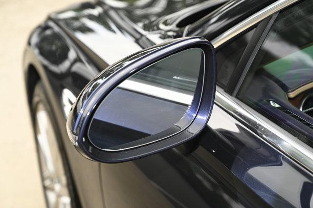 Photo of 2022 Dark Sapphire Bentley Flying Spur Hybrid