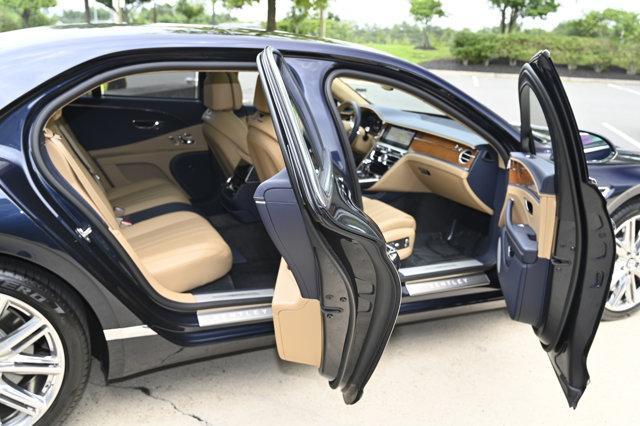 Photo of 2022 Dark Sapphire Bentley Flying Spur Hybrid