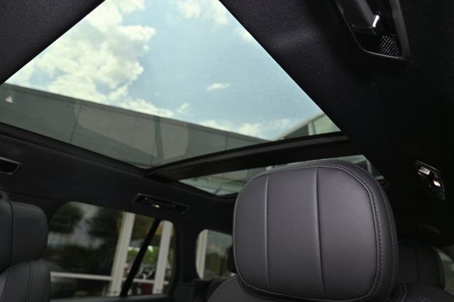Photo of 2023 Santorini Black Land Rover Range Rover