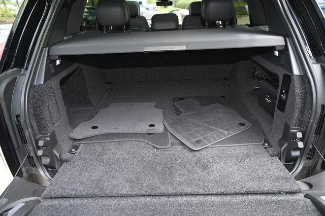 Photo of 2023 Santorini Black Land Rover Range Rover
