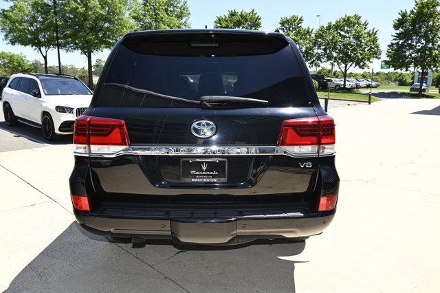 Photo of 2017 Midnight Black Metallic Toyota Land Cruiser