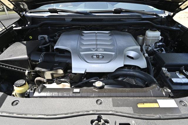 Photo of 2017 Midnight Black Metallic Toyota Land Cruiser
