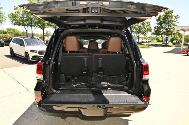 Photo of 2017 Midnight Black Metallic Toyota Land Cruiser