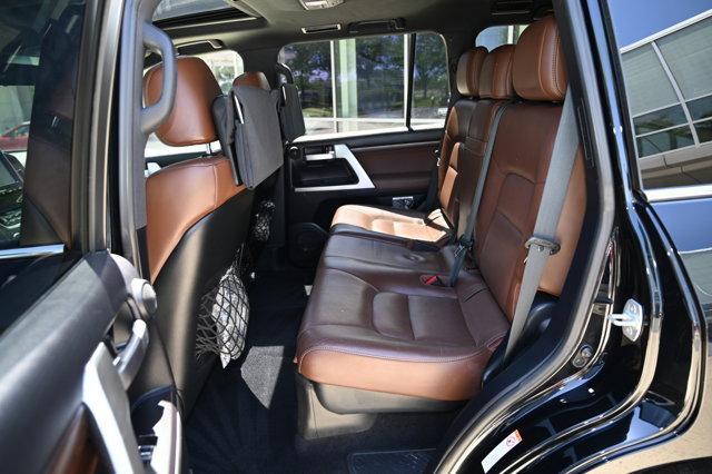 Photo of 2017 Midnight Black Metallic Toyota Land Cruiser