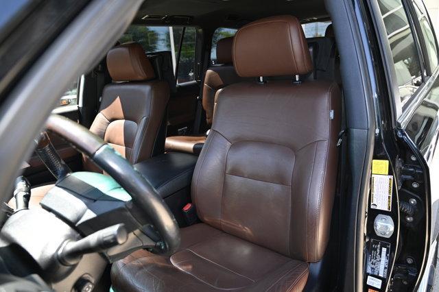 Photo of 2017 Midnight Black Metallic Toyota Land Cruiser