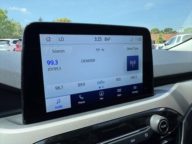Photo of 2022 Star White Ford Escape