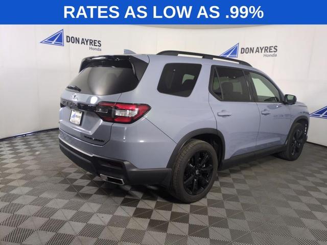 Photo of 2025 Gray Honda Pilot