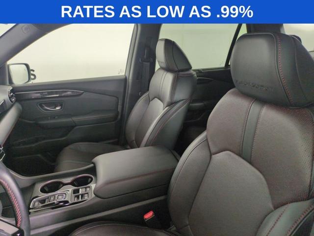 Photo of 2025 Gray Honda Pilot
