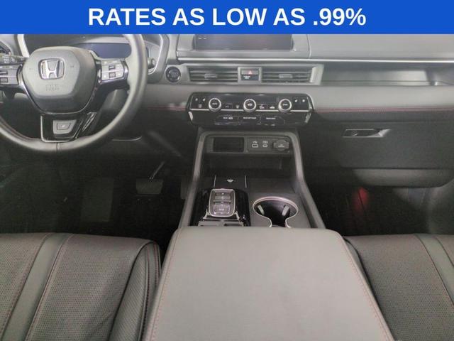Photo of 2025 Gray Honda Pilot