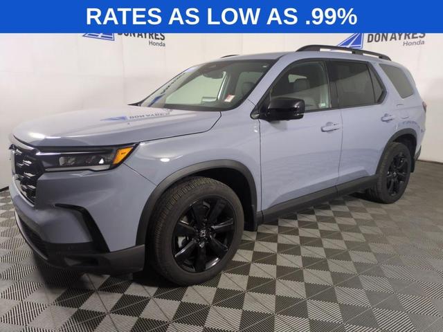 Photo of 2025 Gray Honda Pilot