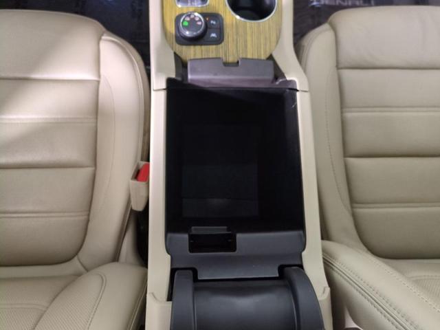 Photo of 2017 White Frost Tri-Coat GMC Acadia