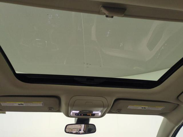 Photo of 2017 White Frost Tri-Coat GMC Acadia