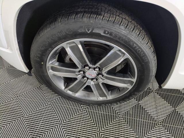 Photo of 2017 White Frost Tri-Coat GMC Acadia