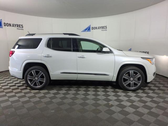 Photo of 2017 White Frost Tri-Coat GMC Acadia