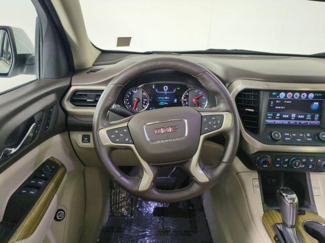 Photo of 2017 White Frost Tri-Coat GMC Acadia