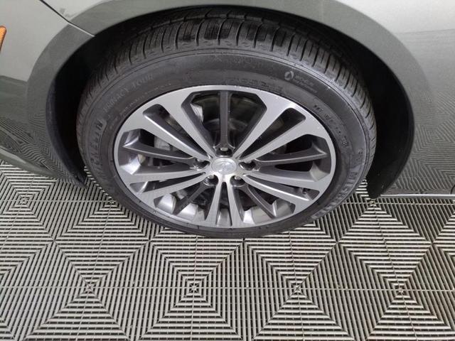 Photo of 2018 Smoked Pearl Metallic Buick Regal Sportback