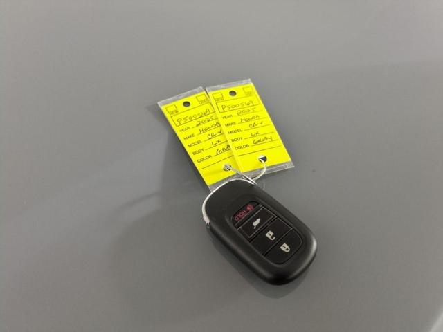 Photo of 2025 Urban Gray Pearl Honda CR-V