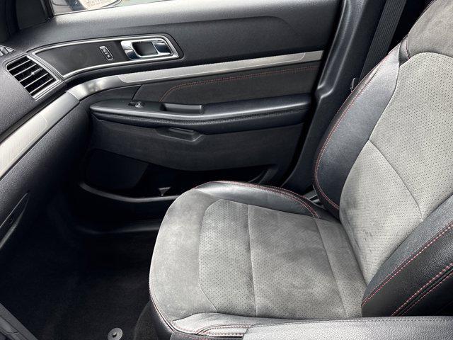 Photo of 2018 Blue Metallic Ford Explorer