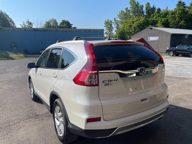 Photo of 2016 White Diamond Pearl Honda CR-V