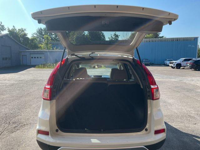 Photo of 2016 White Diamond Pearl Honda CR-V
