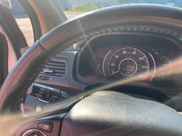 Photo of 2016 White Diamond Pearl Honda CR-V