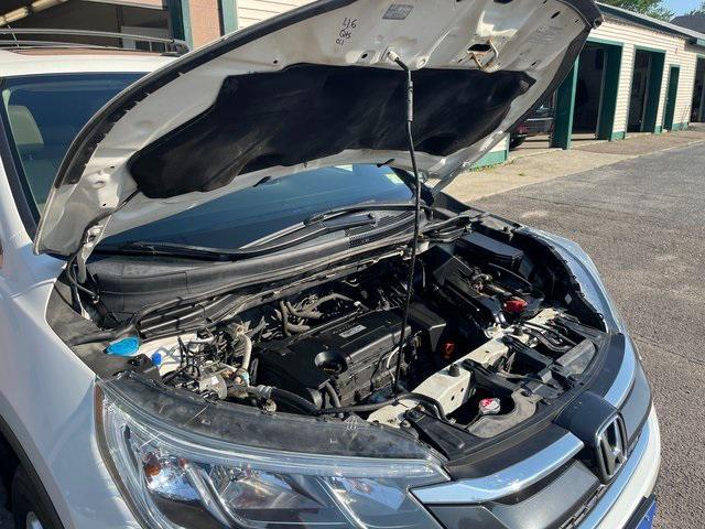 Photo of 2016 White Diamond Pearl Honda CR-V