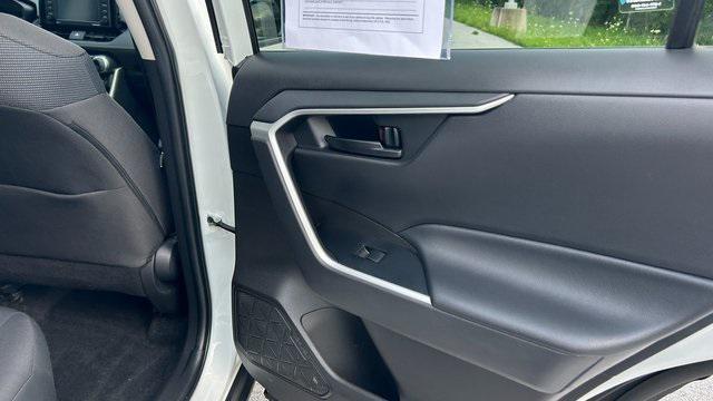 Photo of 2022 White Toyota RAV4