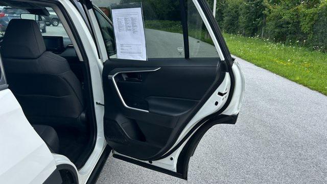 Photo of 2022 White Toyota RAV4
