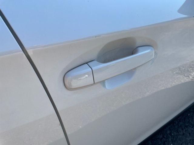 Photo of 2018 Crystal White Pearl Subaru Crosstrek