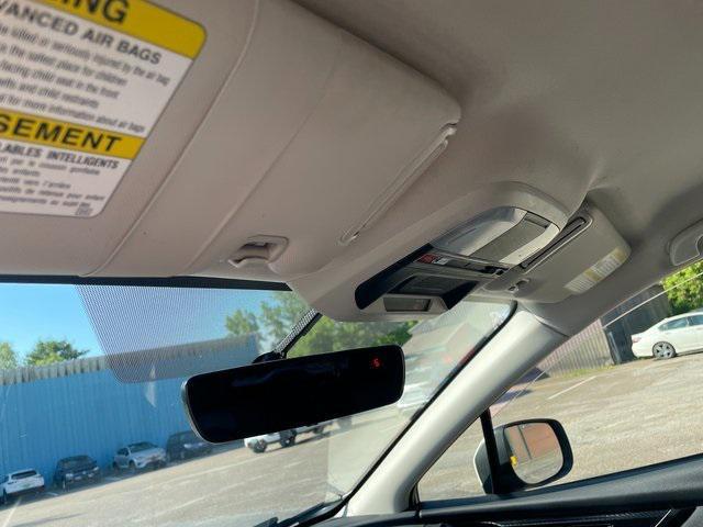 Photo of 2018 Crystal White Pearl Subaru Crosstrek