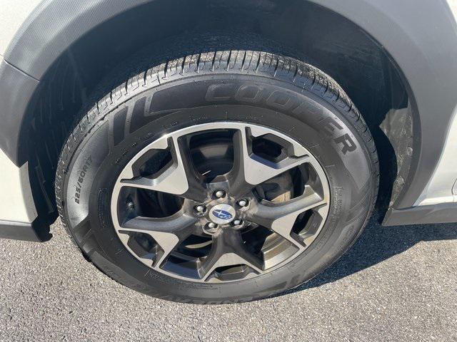 Photo of 2018 Crystal White Pearl Subaru Crosstrek