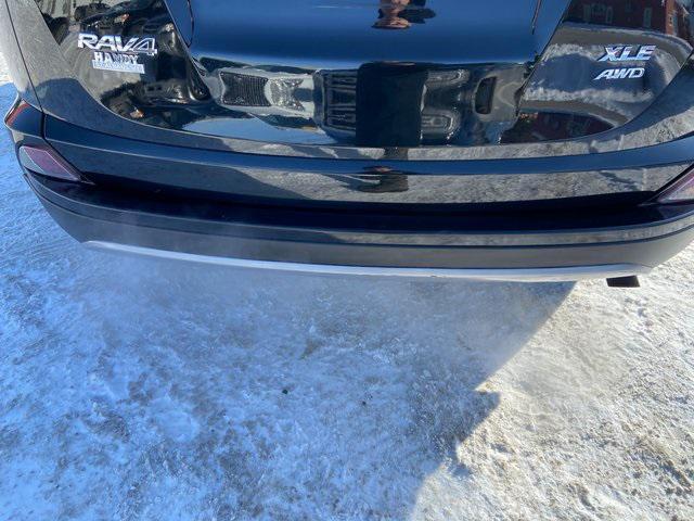 Photo of 2017 Black Toyota RAV4