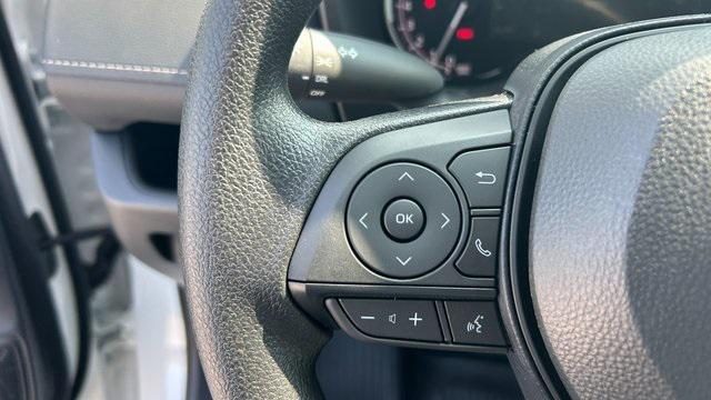 Photo of 2025 Ice Cap Toyota RAV4