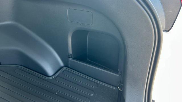 Photo of 2025 Ice Cap Toyota RAV4