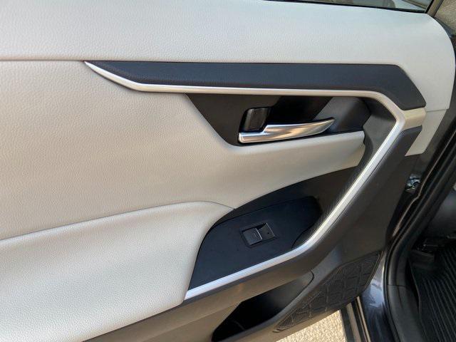 Photo of 2025 Magnetic Gray Metallic Toyota RAV4