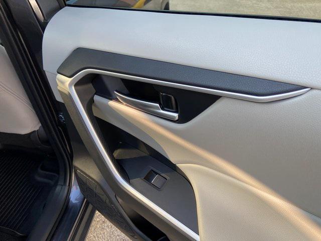 Photo of 2025 Magnetic Gray Metallic Toyota RAV4