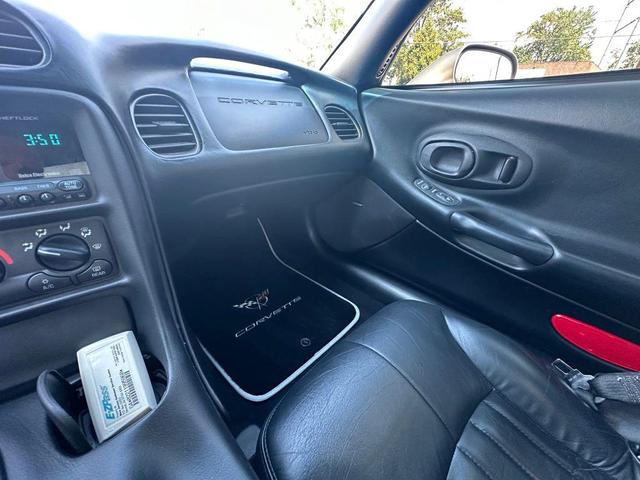 Photo of 2000 Gray Chevrolet Corvette