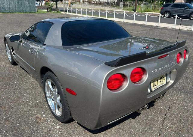 Photo of 2000 Gray Chevrolet Corvette
