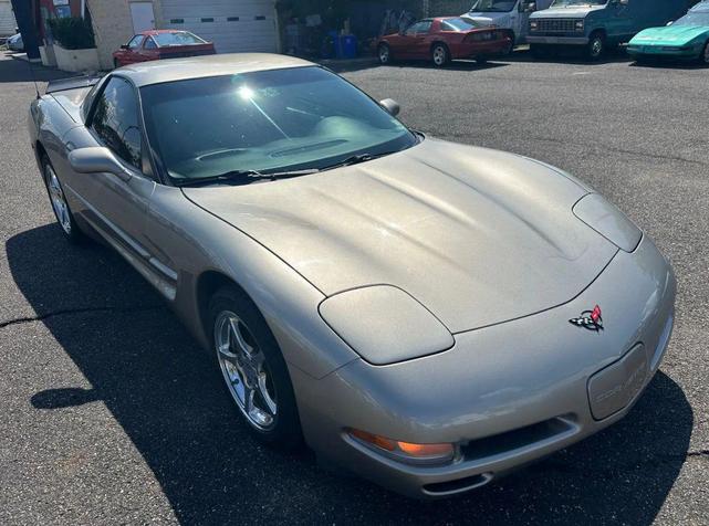 Photo of 2000 Gray Chevrolet Corvette