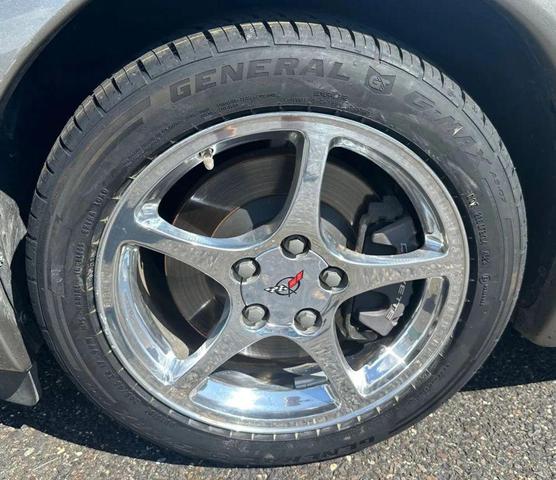 Photo of 2000 Gray Chevrolet Corvette