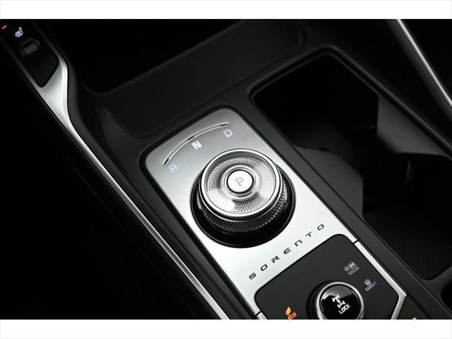 Photo of 2025 Cityscape Green Kia Sorento Hybrid