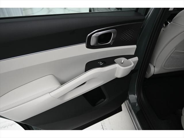 Photo of 2025 Cityscape Green Kia Sorento Hybrid