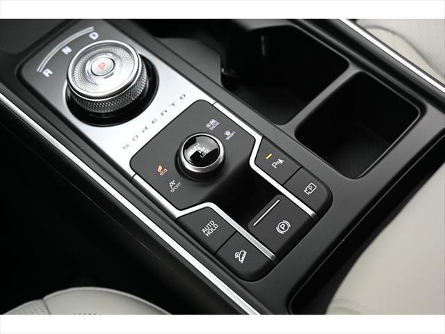 Photo of 2025 Cityscape Green Kia Sorento Hybrid