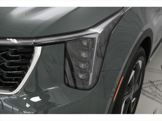 Photo of 2025 Cityscape Green Kia Sorento Hybrid