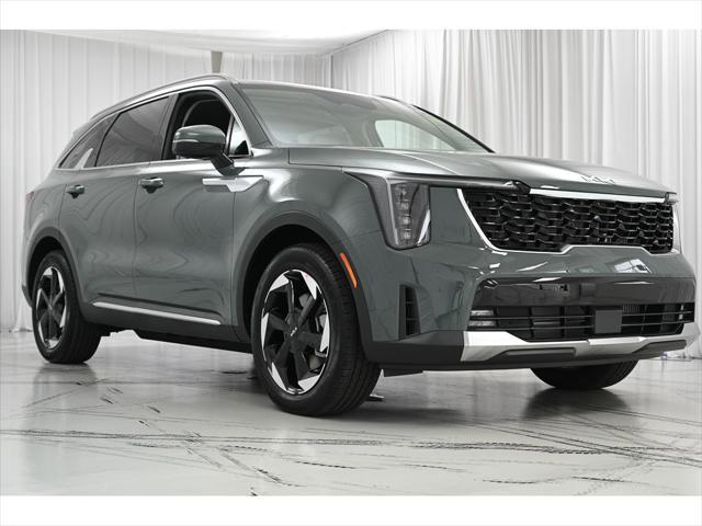 Photo of 2025 Cityscape Green Kia Sorento Hybrid
