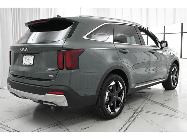 Photo of 2025 Cityscape Green Kia Sorento Hybrid