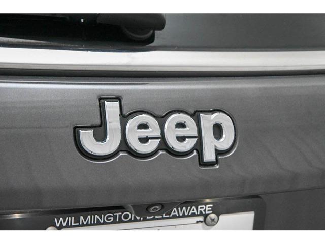 Photo of 2022 Granite Crystal Metallic Clearcoat Jeep Compass