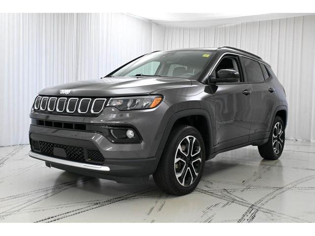 Photo of 2022 Granite Crystal Metallic Clearcoat Jeep Compass