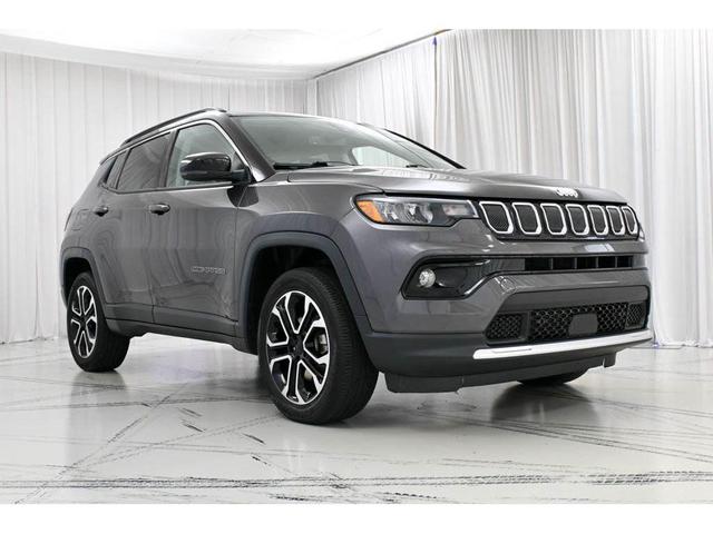 Photo of 2022 Granite Crystal Metallic Clearcoat Jeep Compass